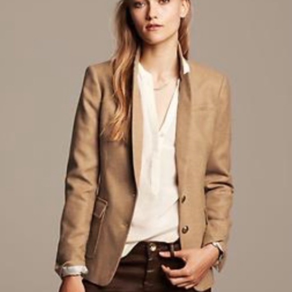 Elegant Tan Women's Blazer - Picture 3 of 8